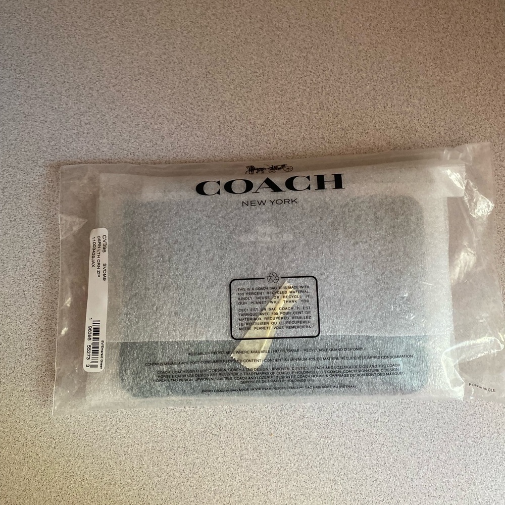 Coach Corner Zip Wristlet in Emerald Green - Picture 5 of 8